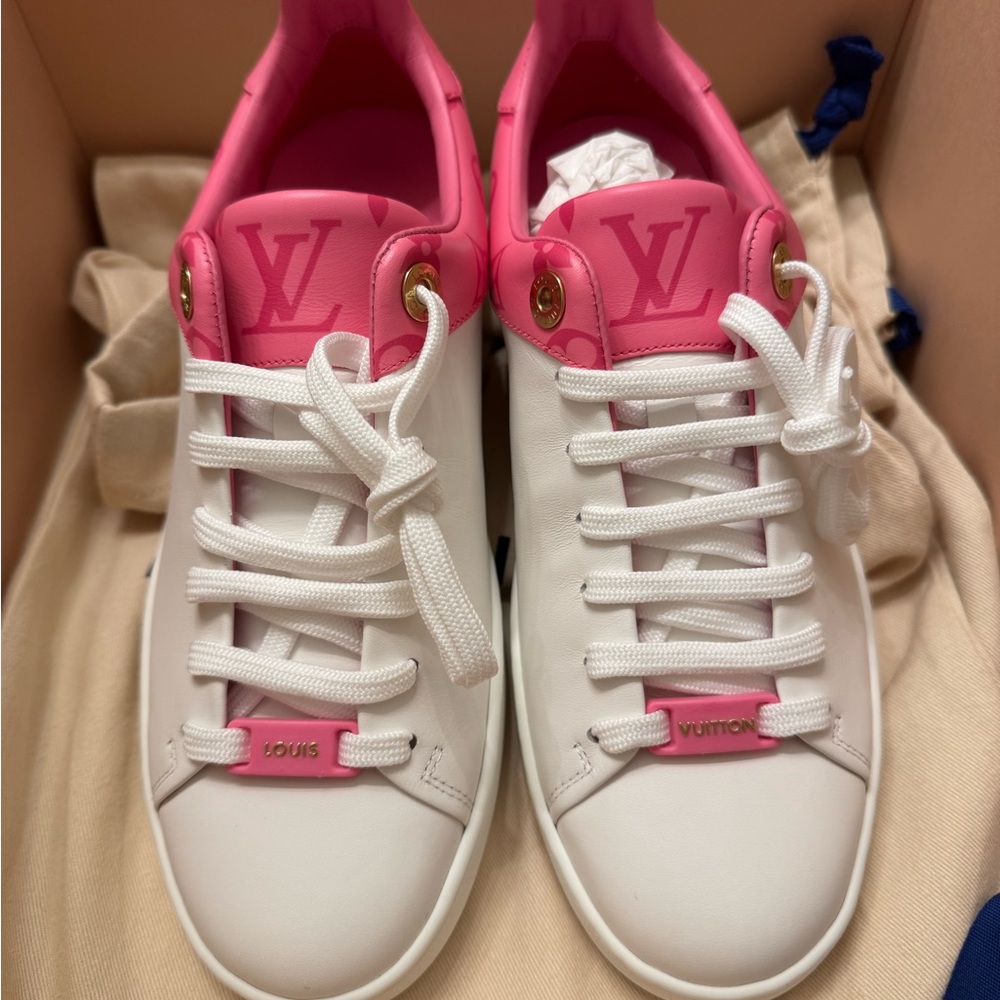 Louis Vuitton Women's White and Pink Sneakers
New with box and shoes bags